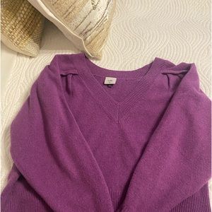 Cabi purple v neck sweater